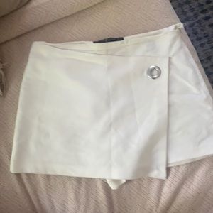 Zara white mini skort size small